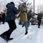 В прошедшие выходные в Центре спорта и отдыха было особенно весело и жарко. Недаром погода на улице стала теплее, ведь жители и гости