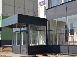 Крыльцо коммерческого помещения в доме №6 (стр.38)